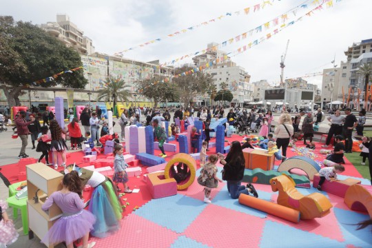  אלפים הגיעו לחגוג את חג פורים בנתניה 