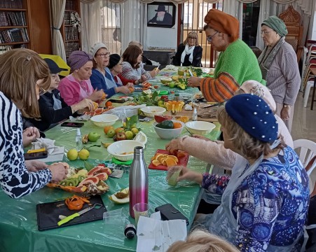  חגיגת טו בשבט בקרב קהילות העולים בנתניה