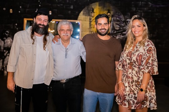 מוזיקה והופעות - משה כורסיה ריגש את נתניה בערב ראש חודש חשוון