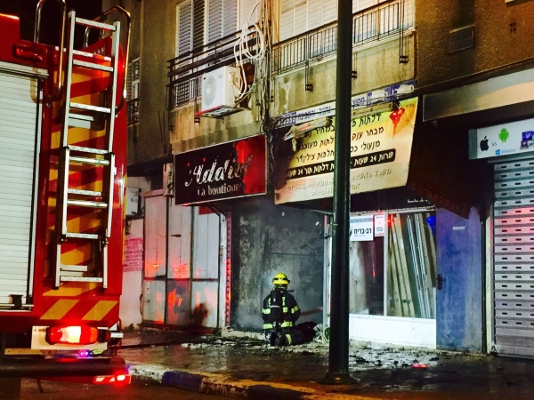 חשד להצתה: נשרפה חנות ברחוב הס בנתניה