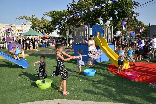 ההפנינג בגן אלפסי בקריית נורדאו |צילום: רן אליהו חנוכת הגינה החדשה בגינת נורדאו