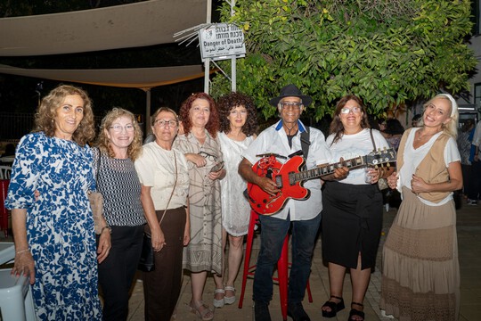 רכילות בנתניה - חגיגה מרגשת של עמותת “רגעים” בנתניה עם בני ברוכים ויהודה קיסר