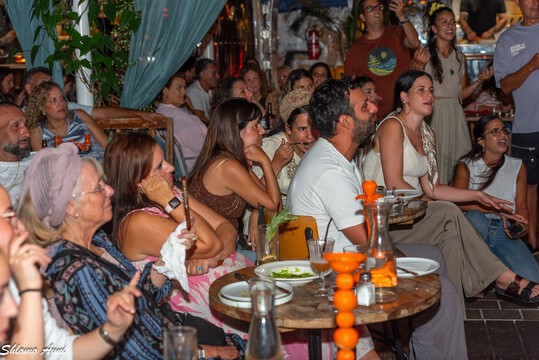 רכילות בנתניה - סליחות בחצר השוק: ערב של אחדות עם טוהר גדסי