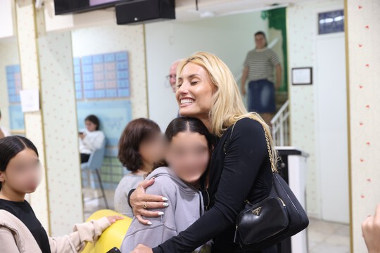 מונטנה טאקר מרגשת את נתניה: "גאה לתמוך בישראל ובילדים שלה" מונטנה טאקר מרגשת את נתניה: "גאה לתמוך בישראל ובילדים שלה"