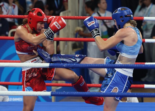 חדשות ספורט - לוחמת הקיקבוקסינג מנתניה שזכתה במדליית כסף במשחקי העולם