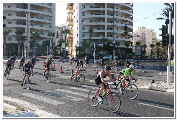 מאות ספורטאים השתתפו בטריאתלון ה-17 בנתניה   